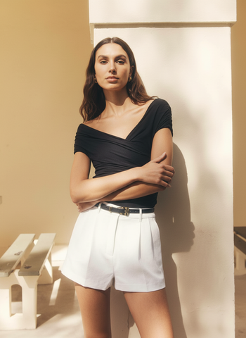 Autumn T-Shirts Women's 2025 Simple Plain Short Sleeve V-Neck Folds Skinny Fit Daily Basic T-Shirts