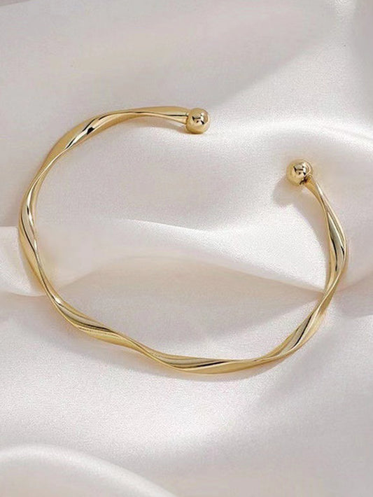 Unique 2025 Gold Texture Bracelet for Women Elegant Shiny Fashion Jewelry Gift for Her Daily Wear