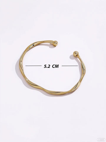 Unique 2025 Gold Texture Bracelet for Women Elegant Shiny Fashion Jewelry Gift for Her Daily Wear