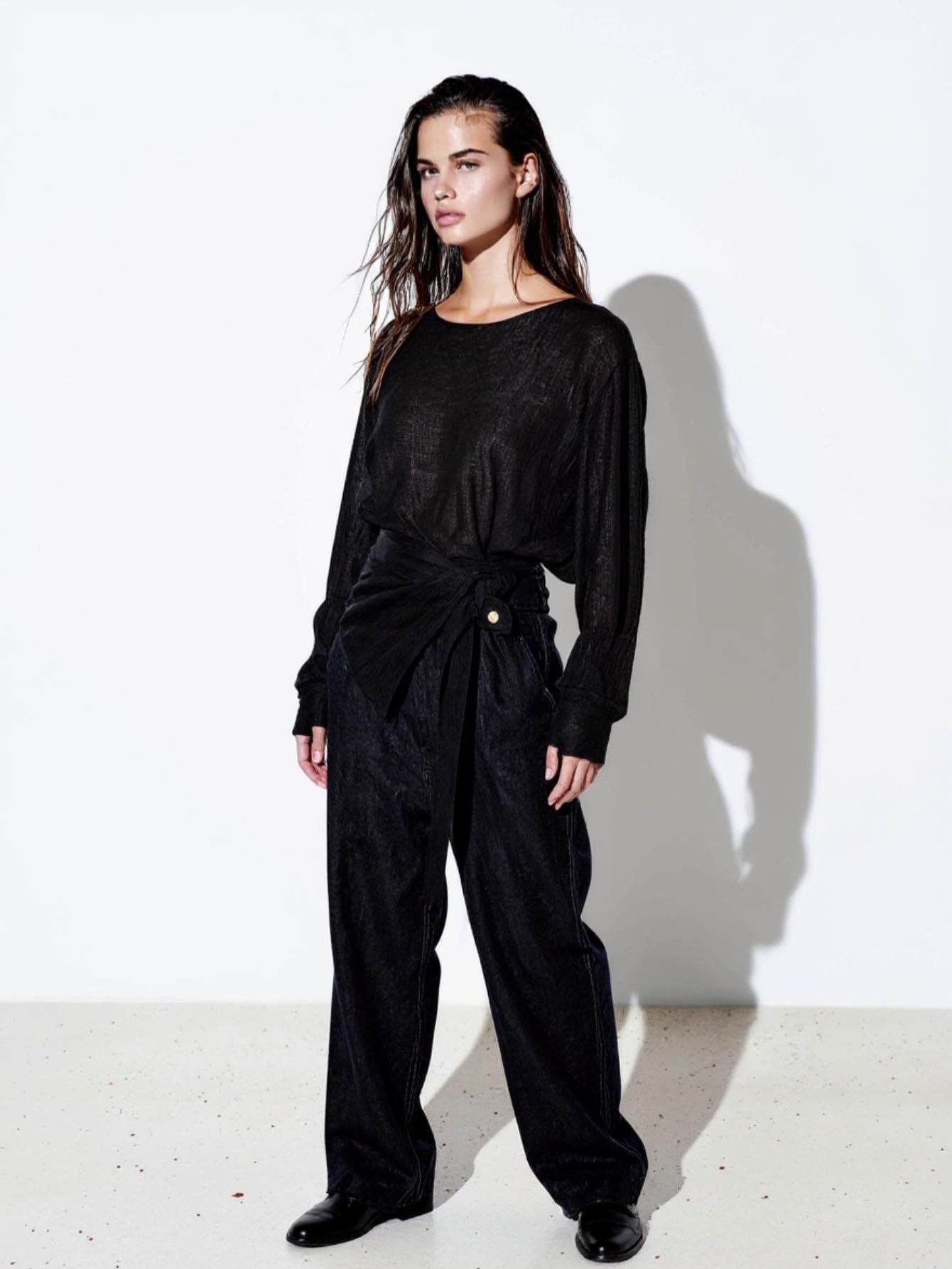 Autumn Blouses 2025 Women's Comfortable Nipped Waists Plain Long Sleeve Crew Neck Fitting Slim Casual Blouses