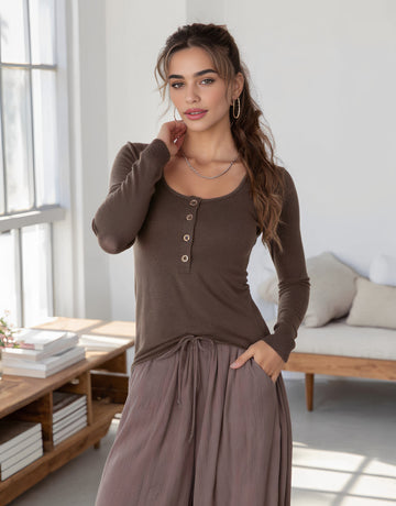 Autumn Long Sleeve T-Shirt Casual Straight Sleeve Hot Girl Fashion Regular Length Women's Top Quality Fabric Comfortable Fit