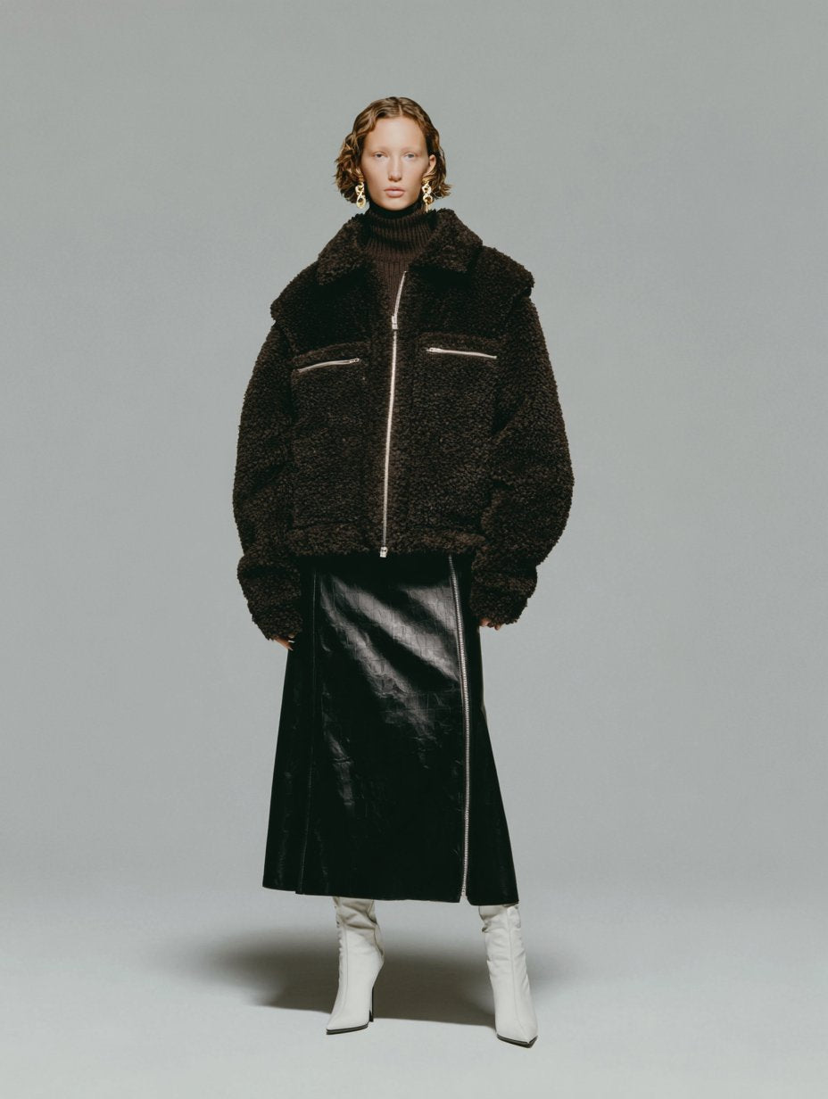 Winter Plush Coat Casual Style Women's Outerwear Comfortable Soft Fabric Fashionable Trendy Design for Cold Weather