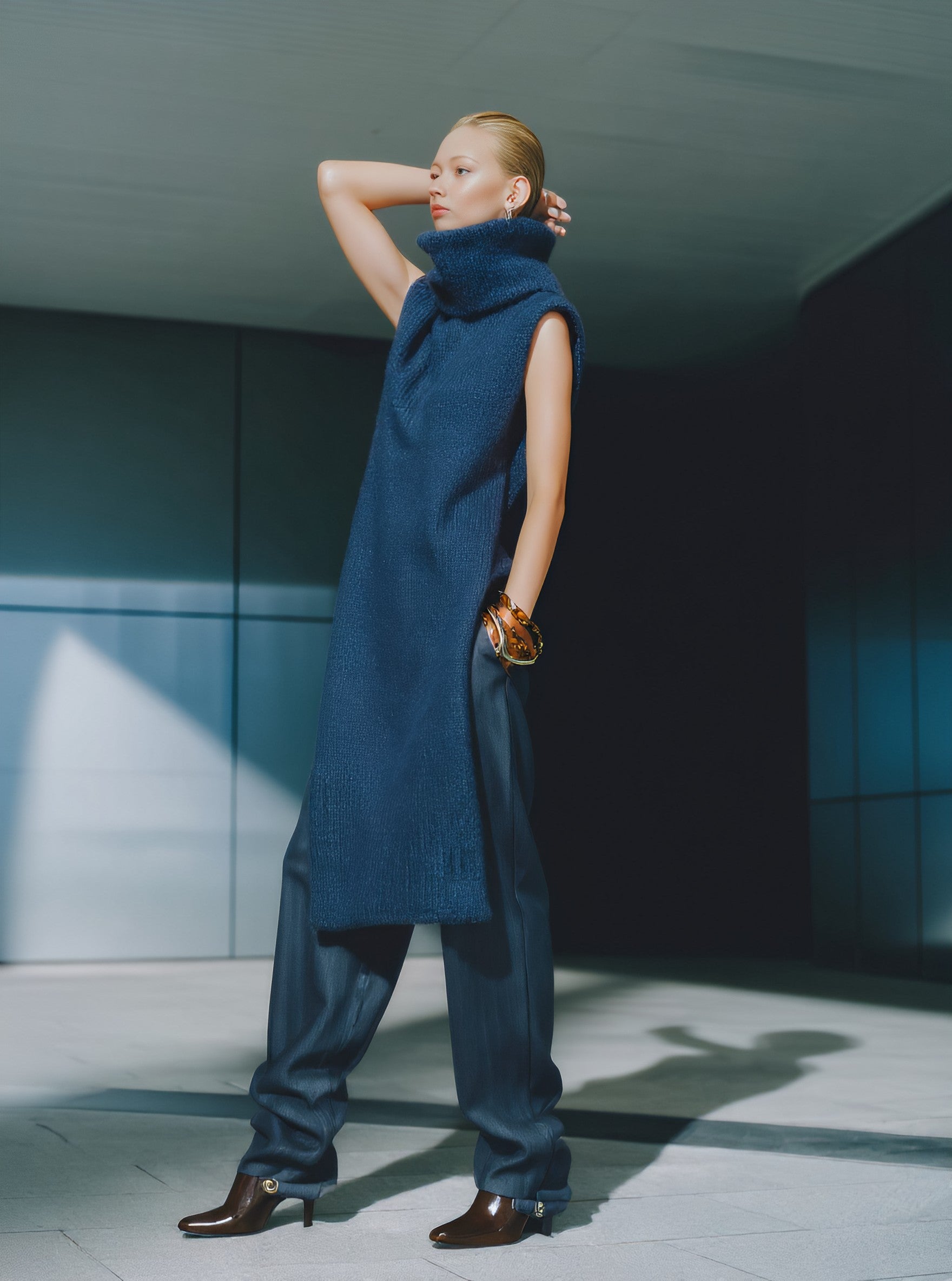 Autumn Casual Fit High Collar Sleeveless Sweater Regular Length Top Comfortable Soft Knitted Women's Fashion Top