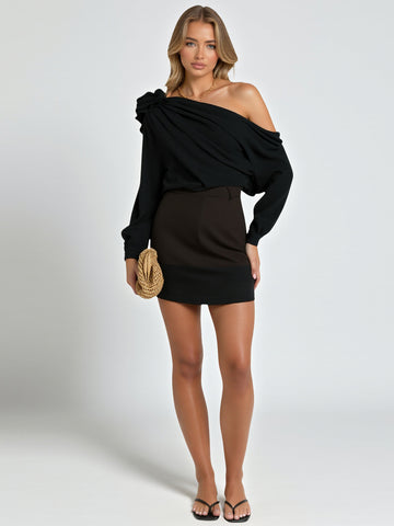 Women's 2025 Autumn Sexy Solid Color Long Sleeve One-Shoulder Three-Dimensional Decoration Daily T-Shirts