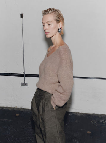 Loose Casual Sweater V-Neck Long Sleeve Straight Sleeve Regular Length Autumn Fashion Women's Top Comfortable Fit Knitwear