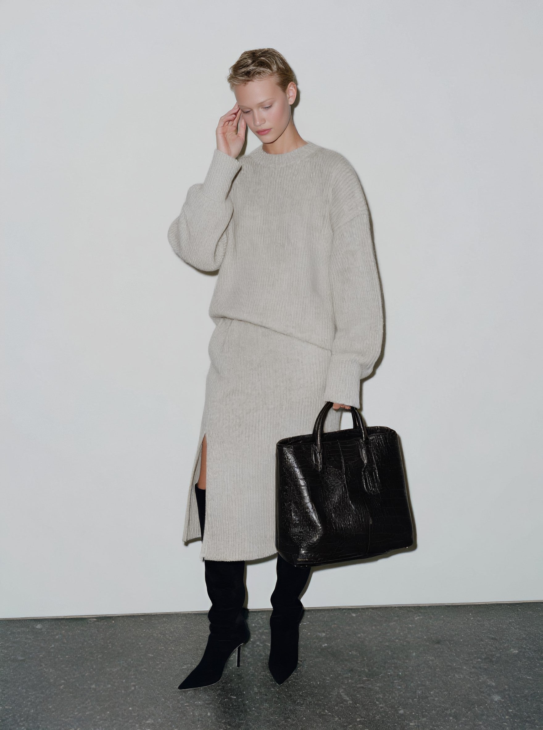 Casual Round Neck Winter Clothes Suit Skirt Set Comfortable Fashion Women's Outfit Combo For Autumn And Winter Seasons