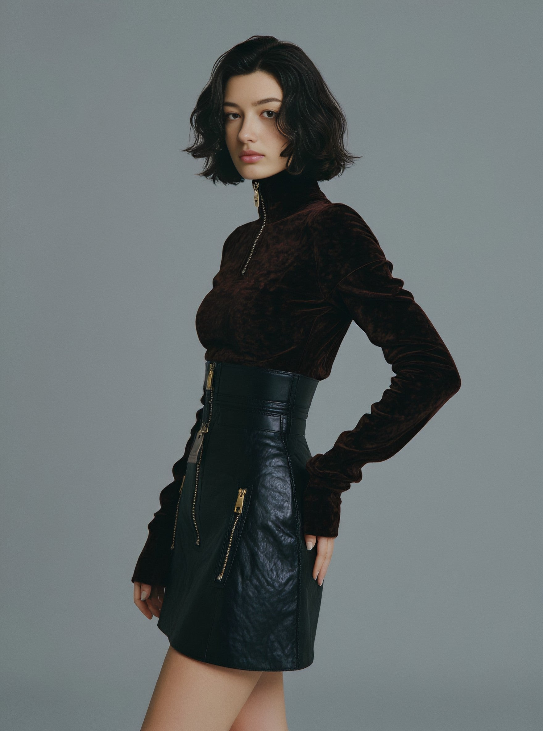 Winter Short Skirt Casual Tight Fit Waistline Bodycon Style Women's Half Skirt Fashionable Casual Wear for Autumn Season