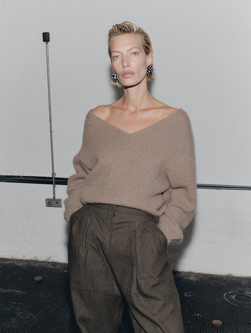 Loose Casual Sweater V-Neck Long Sleeve Straight Sleeve Regular Length Autumn Fashion Women's Top Comfortable Fit Knitwear